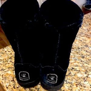 BearPaw fur lined boots beautiful like new